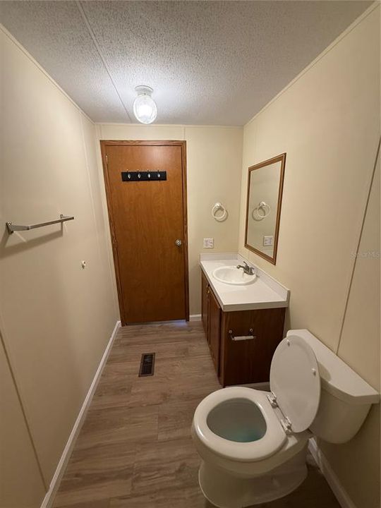 En Venta: $215,000 (3 camas, 2 baños, 1782 Pies cuadrados)