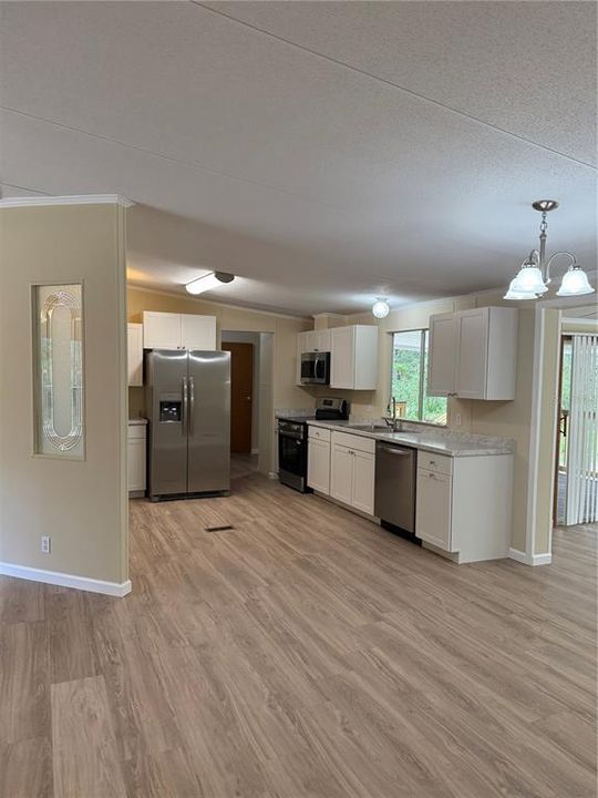 En Venta: $215,000 (3 camas, 2 baños, 1782 Pies cuadrados)