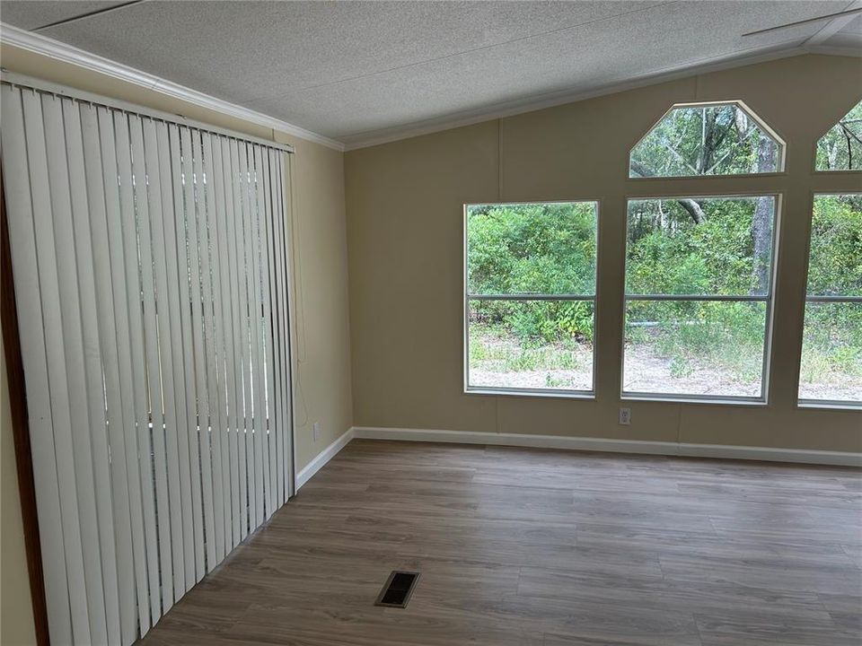 En Venta: $215,000 (3 camas, 2 baños, 1782 Pies cuadrados)