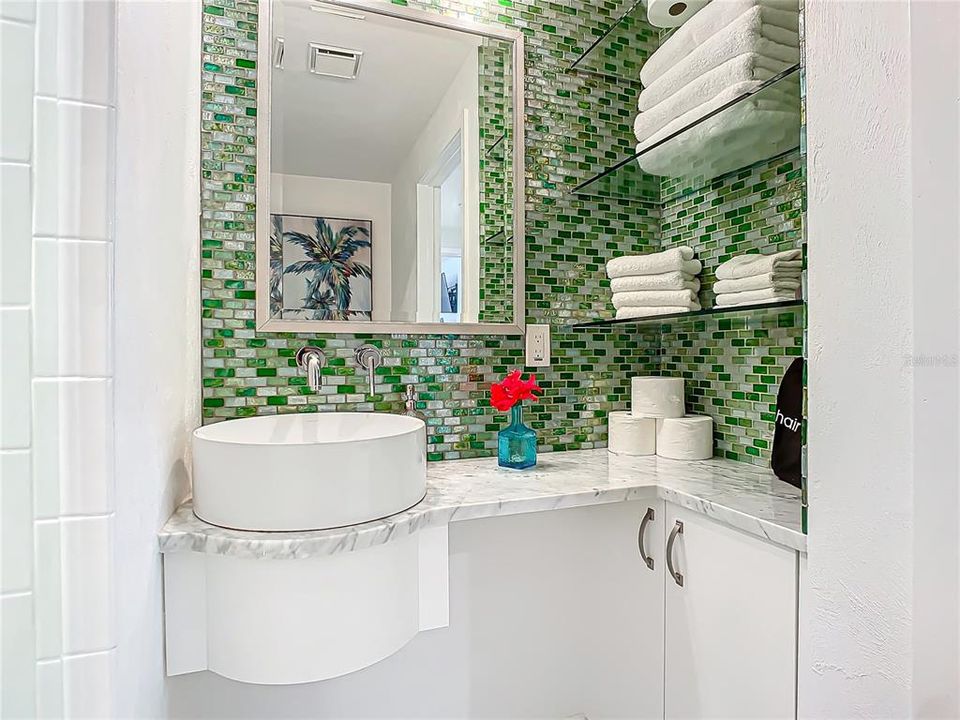 合同活跃: $7,490,000 (12 贝兹, 12 浴室, 6612 平方英尺)