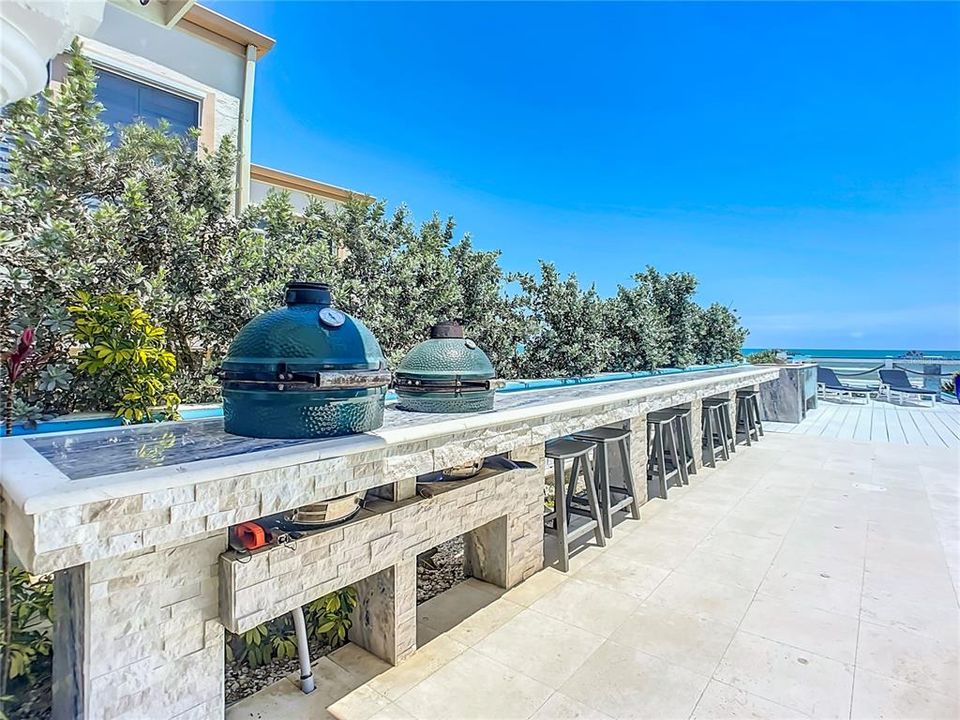 合同活跃: $7,490,000 (12 贝兹, 12 浴室, 6612 平方英尺)