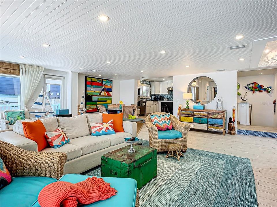 合同活跃: $7,490,000 (12 贝兹, 12 浴室, 6612 平方英尺)