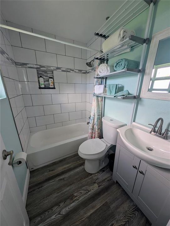 For Sale: $365,000 (2 beds, 2 baths, 768 Square Feet)