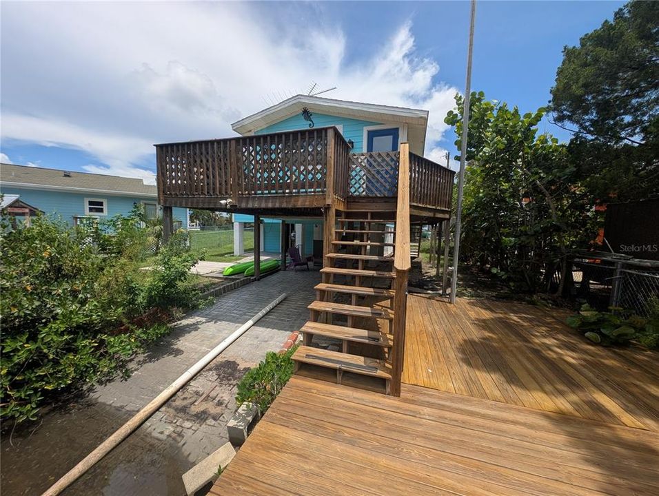 For Sale: $365,000 (2 beds, 2 baths, 768 Square Feet)