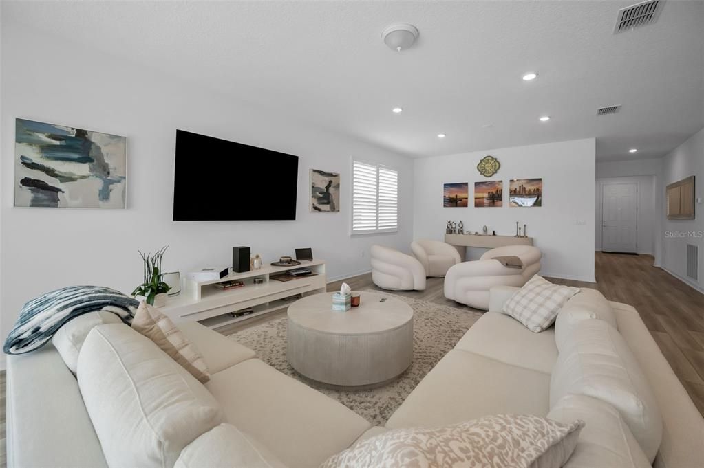 Active With Contract: $549,000 (3 beds, 3 baths, 2259 Square Feet)