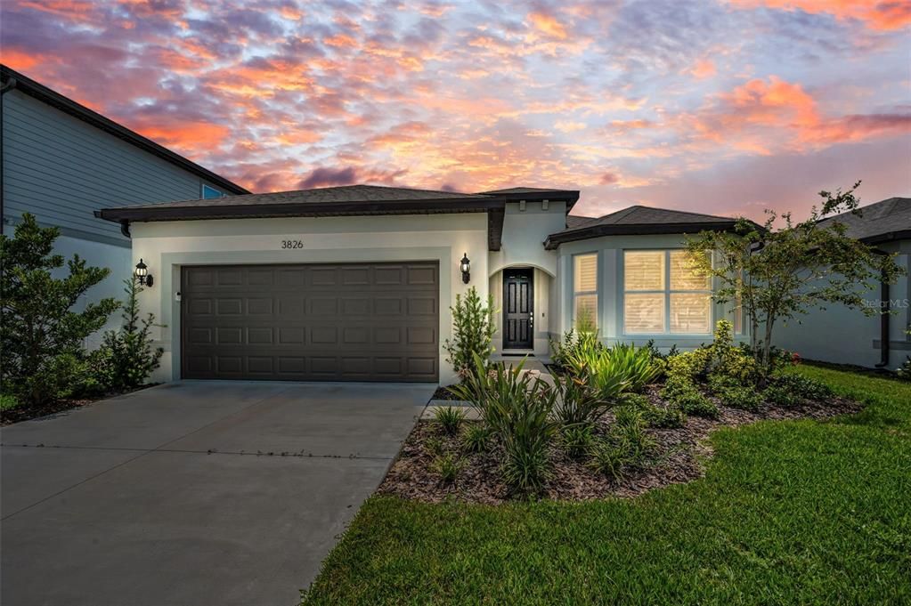 Active With Contract: $549,000 (3 beds, 3 baths, 2259 Square Feet)