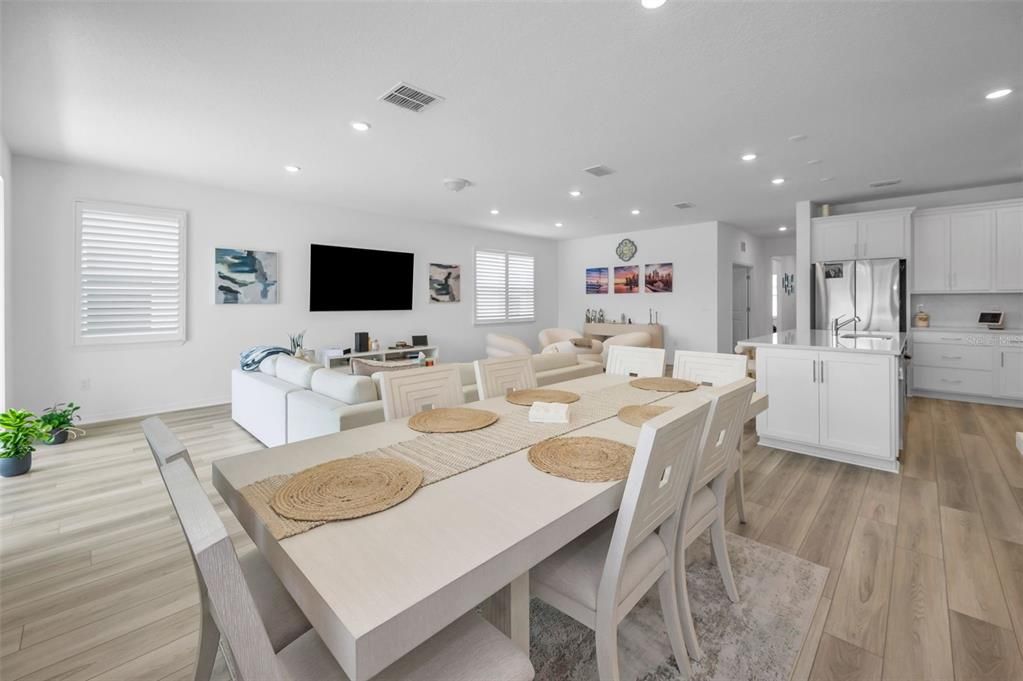 Active With Contract: $549,000 (3 beds, 3 baths, 2259 Square Feet)