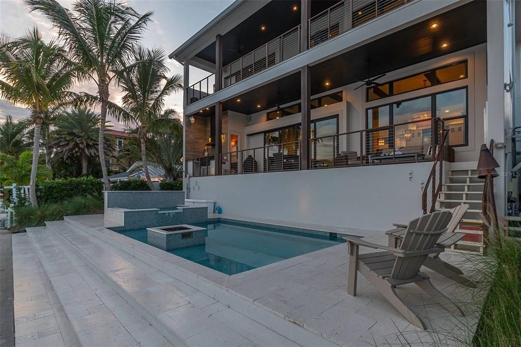 出租: $30,000 (4 贝兹, 5 浴室, 4262 平方英尺)