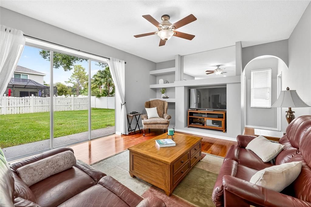 For Sale: $569,000 (4 beds, 3 baths, 2136 Square Feet)