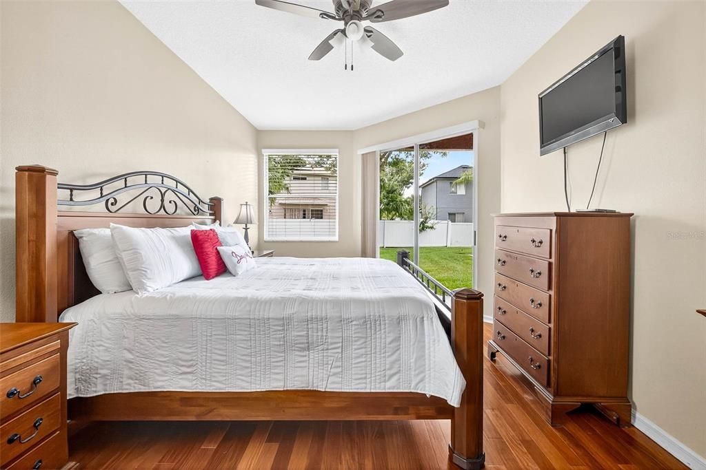 For Sale: $569,000 (4 beds, 3 baths, 2136 Square Feet)