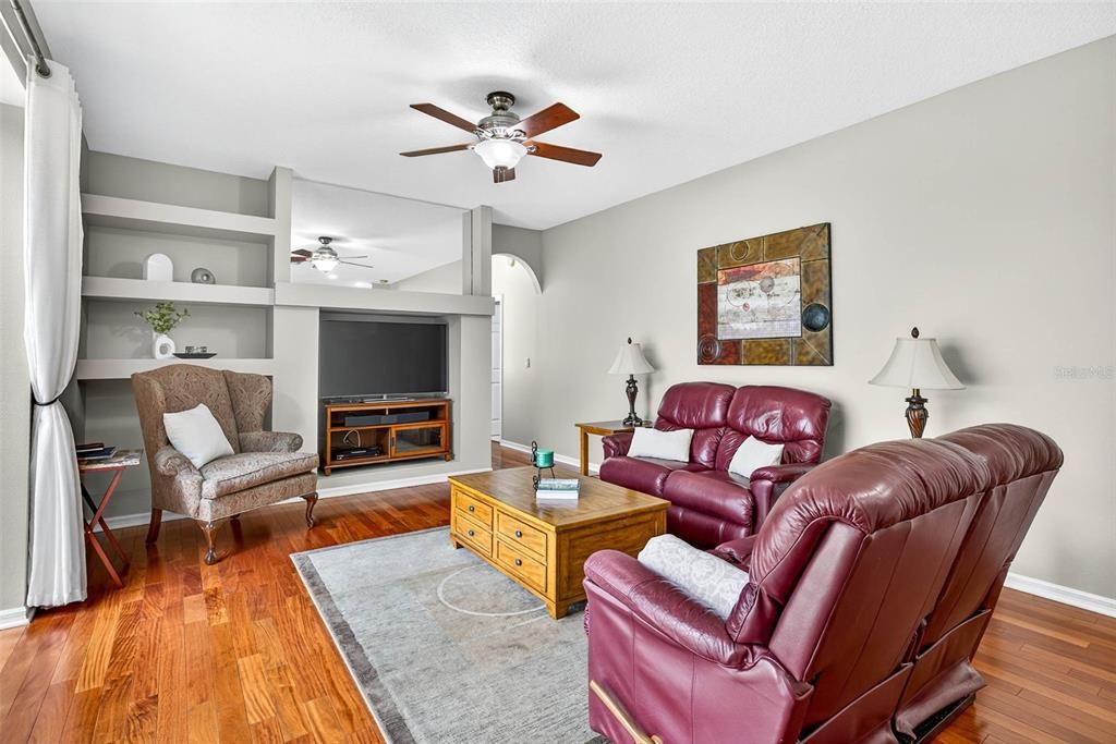 For Sale: $569,000 (4 beds, 3 baths, 2136 Square Feet)