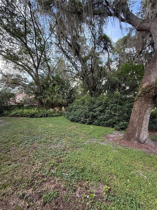 Active With Contract: $199,900 (3 beds, 2 baths, 1187 Square Feet)