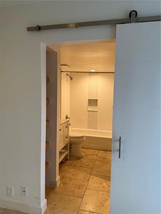 Active With Contract: $199,900 (3 beds, 2 baths, 1187 Square Feet)