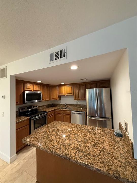 Active With Contract: $199,900 (3 beds, 2 baths, 1187 Square Feet)