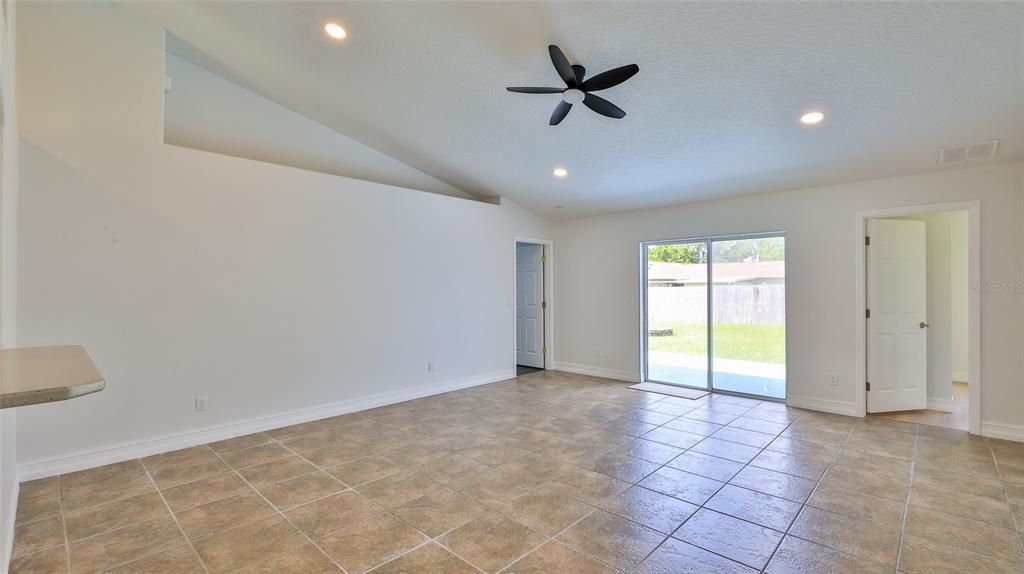 For Sale: $339,000 (4 beds, 2 baths, 1747 Square Feet)