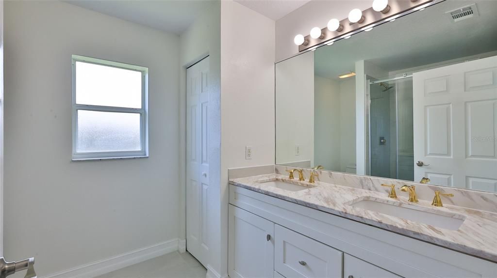 For Sale: $339,000 (4 beds, 2 baths, 1747 Square Feet)