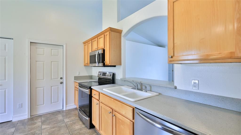 For Sale: $339,000 (4 beds, 2 baths, 1747 Square Feet)