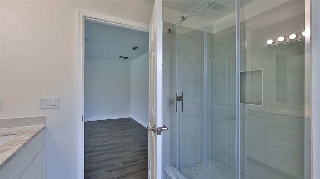 For Sale: $339,000 (4 beds, 2 baths, 1747 Square Feet)