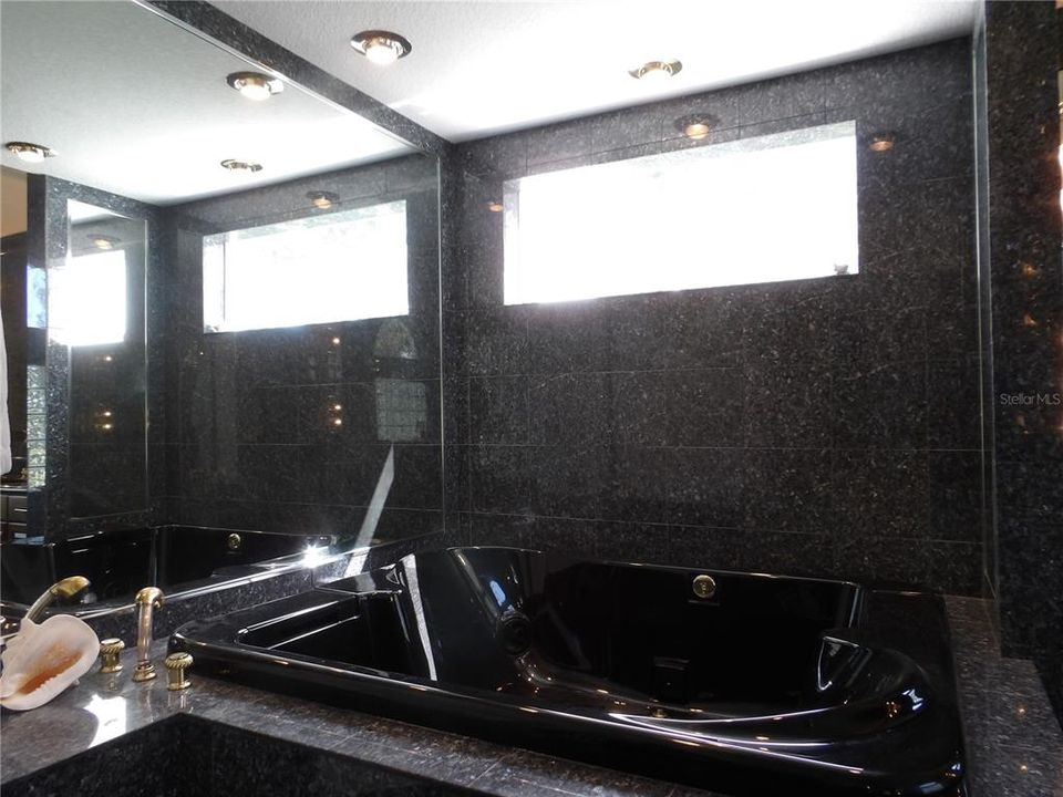 For Sale: $650,000 (6 beds, 5 baths, 5670 Square Feet)