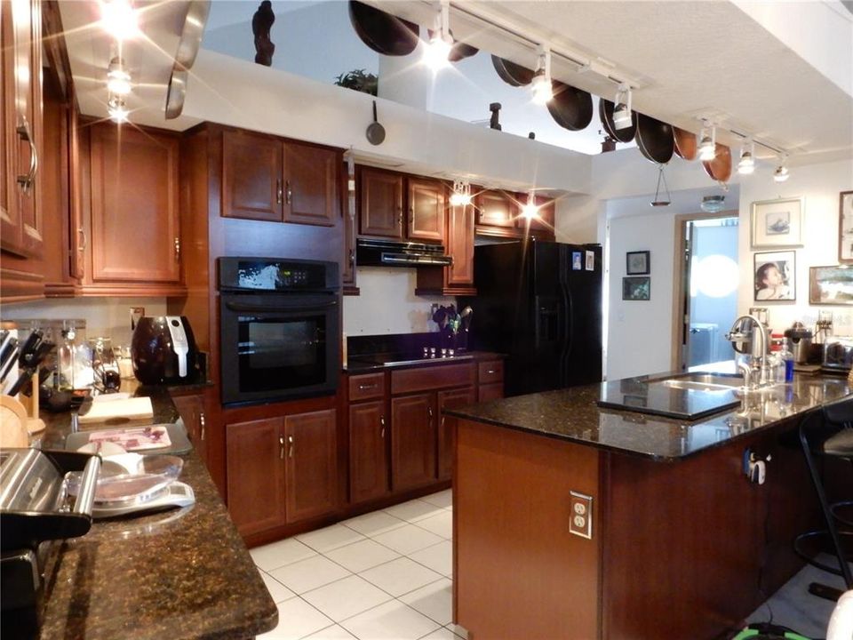 For Sale: $650,000 (6 beds, 5 baths, 5670 Square Feet)