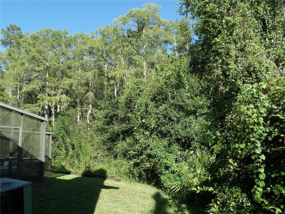 For Sale: $650,000 (6 beds, 5 baths, 5670 Square Feet)