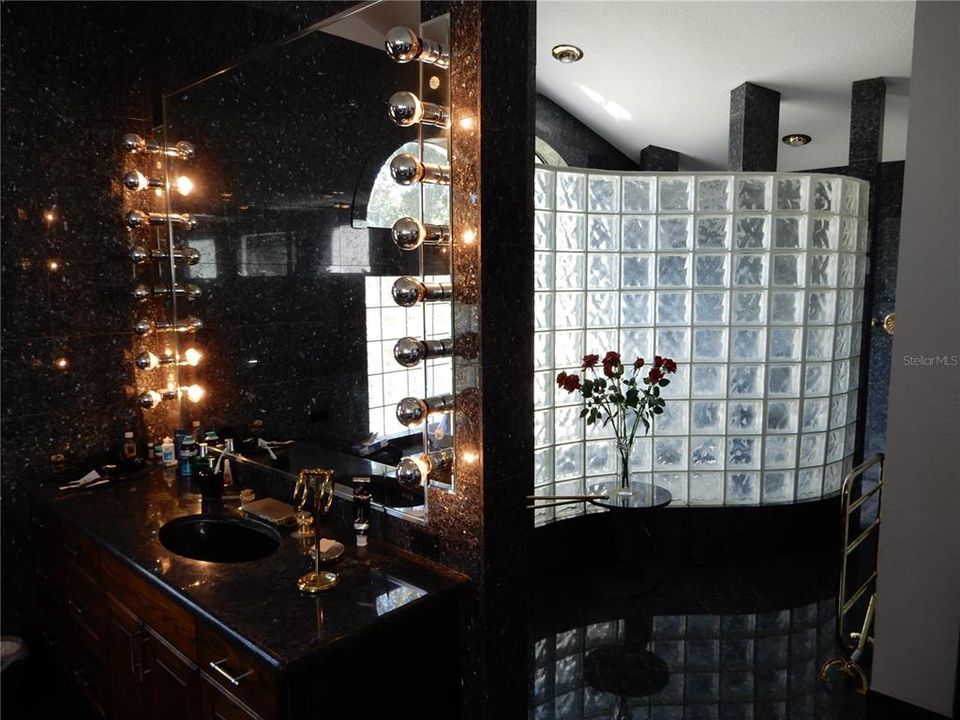 For Sale: $650,000 (6 beds, 5 baths, 5670 Square Feet)