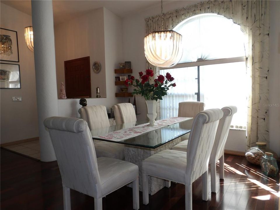 For Sale: $650,000 (6 beds, 5 baths, 5670 Square Feet)