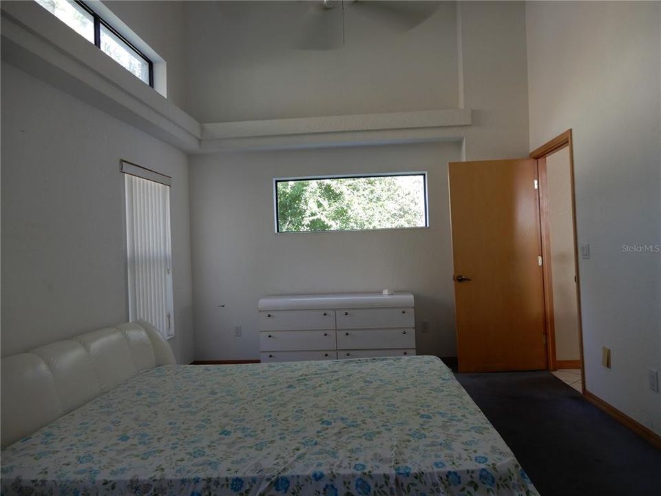 For Sale: $650,000 (6 beds, 5 baths, 5670 Square Feet)