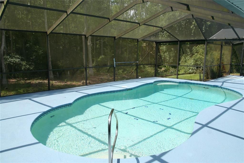 For Sale: $650,000 (6 beds, 5 baths, 5670 Square Feet)