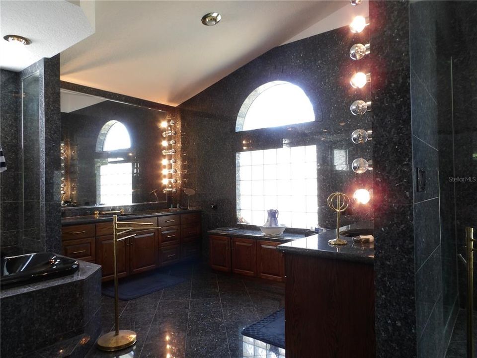 For Sale: $650,000 (6 beds, 5 baths, 5670 Square Feet)