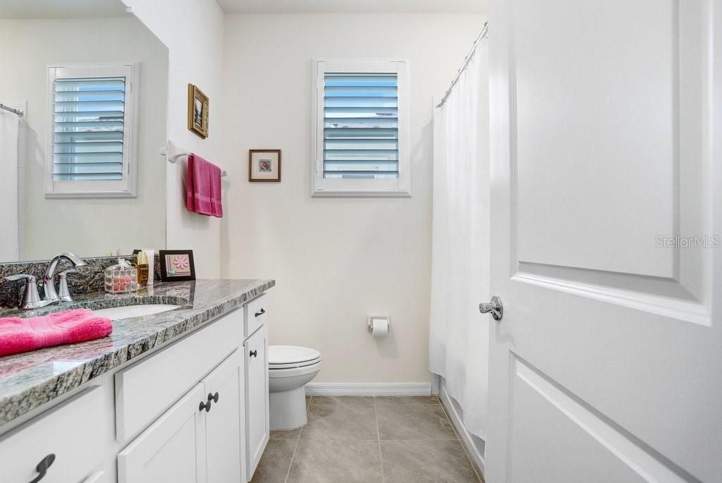 Activo con contrato: $315,000 (3 camas, 2 baños, 1565 Pies cuadrados)