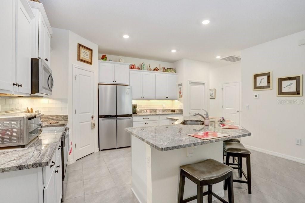 Activo con contrato: $315,000 (3 camas, 2 baños, 1565 Pies cuadrados)