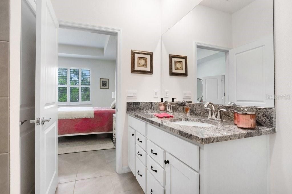 Activo con contrato: $315,000 (3 camas, 2 baños, 1565 Pies cuadrados)