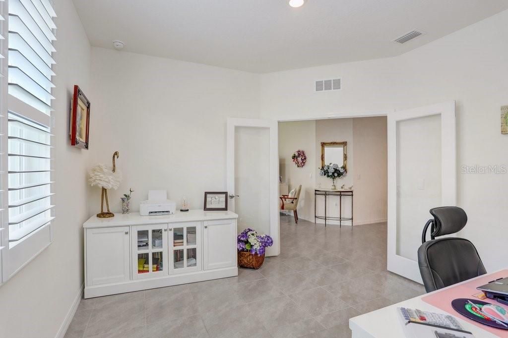 Activo con contrato: $315,000 (3 camas, 2 baños, 1565 Pies cuadrados)