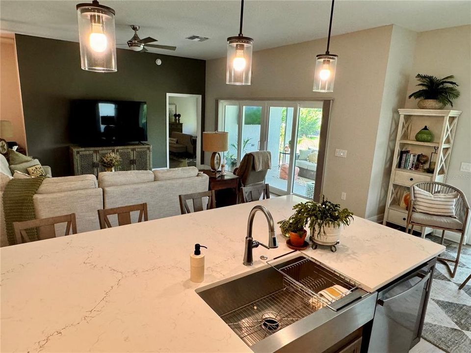 На продажу: $541,900 (3 спален, 2 ванн, 1861 Квадратных фут)