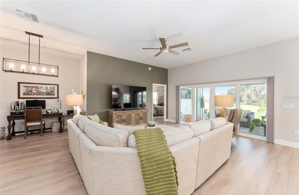 На продажу: $541,900 (3 спален, 2 ванн, 1861 Квадратных фут)