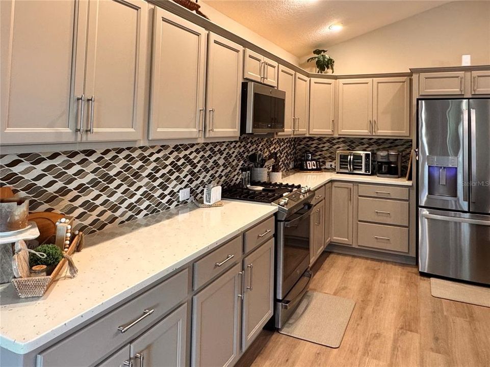 На продажу: $541,900 (3 спален, 2 ванн, 1861 Квадратных фут)