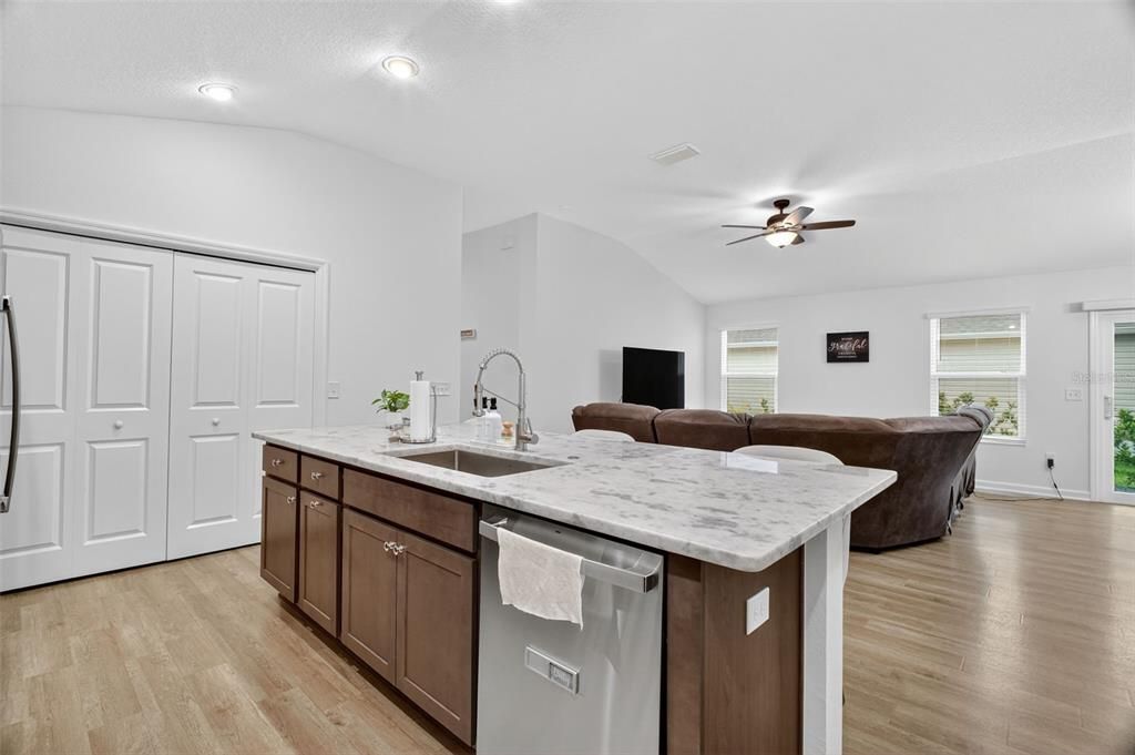 For Sale: $349,900 (3 beds, 2 baths, 1440 Square Feet)