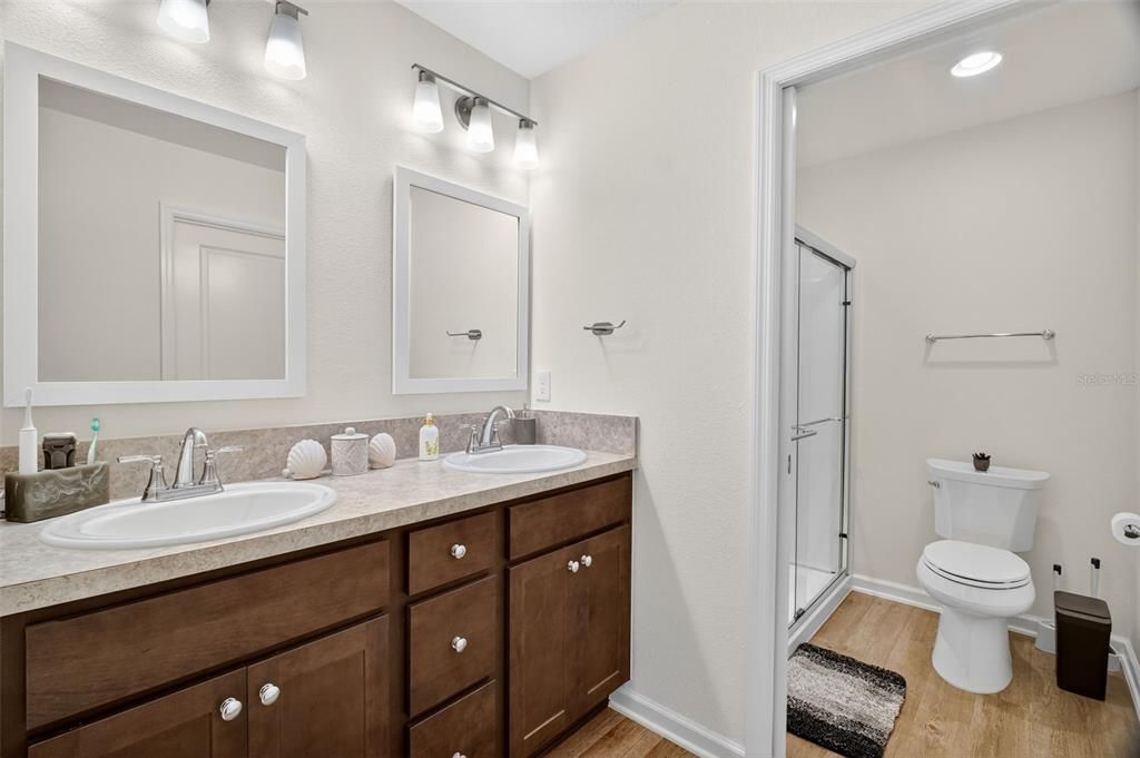 For Sale: $349,900 (3 beds, 2 baths, 1440 Square Feet)