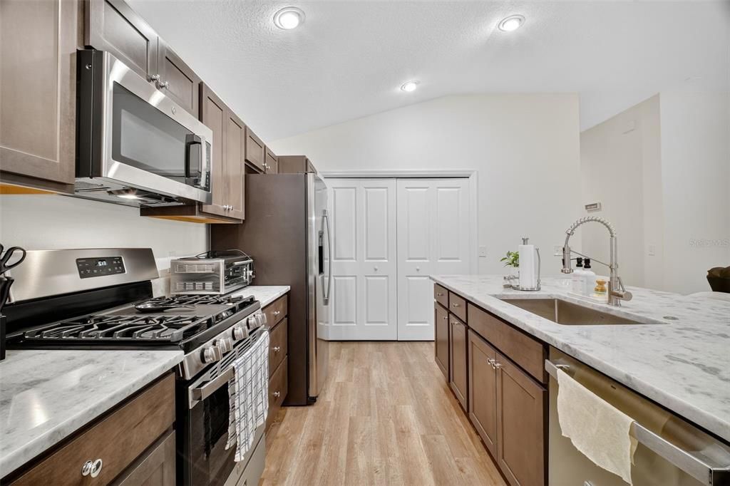 For Sale: $349,900 (3 beds, 2 baths, 1440 Square Feet)