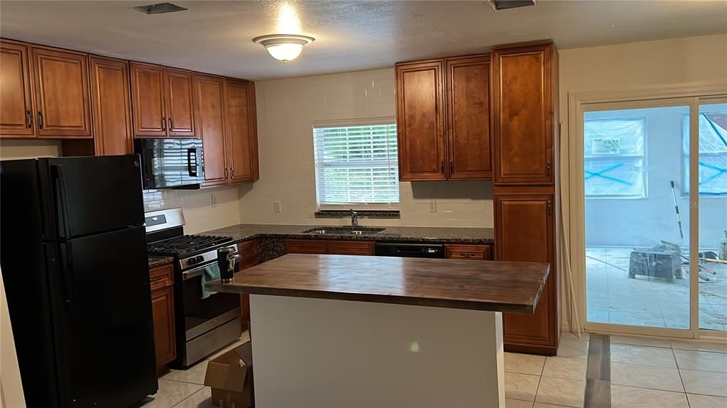 待售: $250,000 (3 贝兹, 2 浴室, 1611 平方英尺)