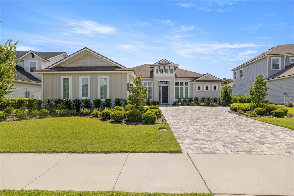 合同活跃: $845,000 (4 贝兹, 3 浴室, 2515 平方英尺)