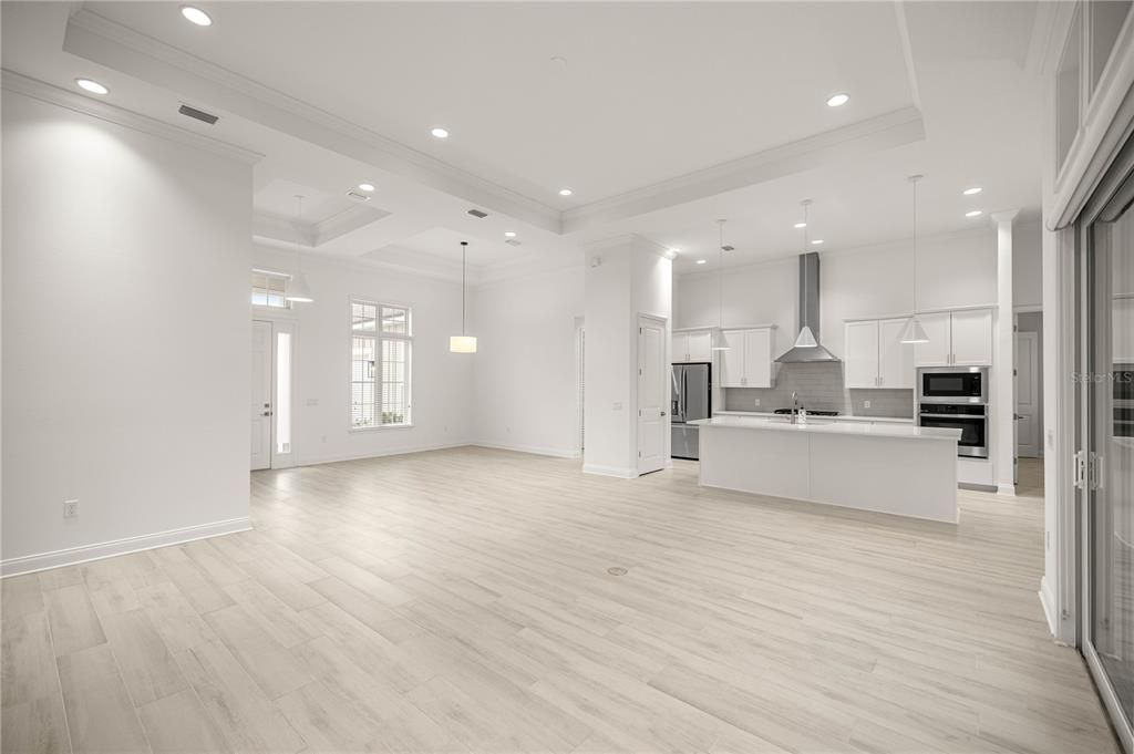 合同活跃: $845,000 (4 贝兹, 3 浴室, 2515 平方英尺)