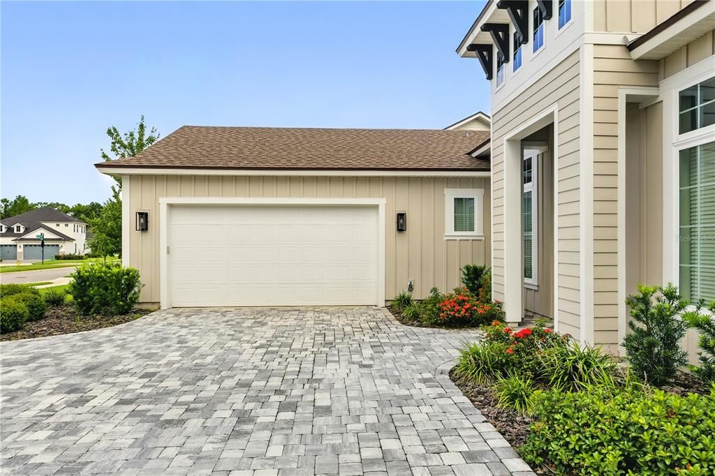 合同活跃: $845,000 (4 贝兹, 3 浴室, 2515 平方英尺)