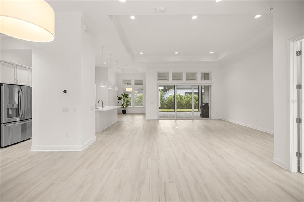 合同活跃: $845,000 (4 贝兹, 3 浴室, 2515 平方英尺)