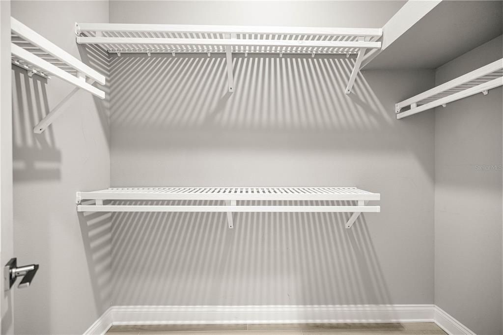 合同活跃: $845,000 (4 贝兹, 3 浴室, 2515 平方英尺)