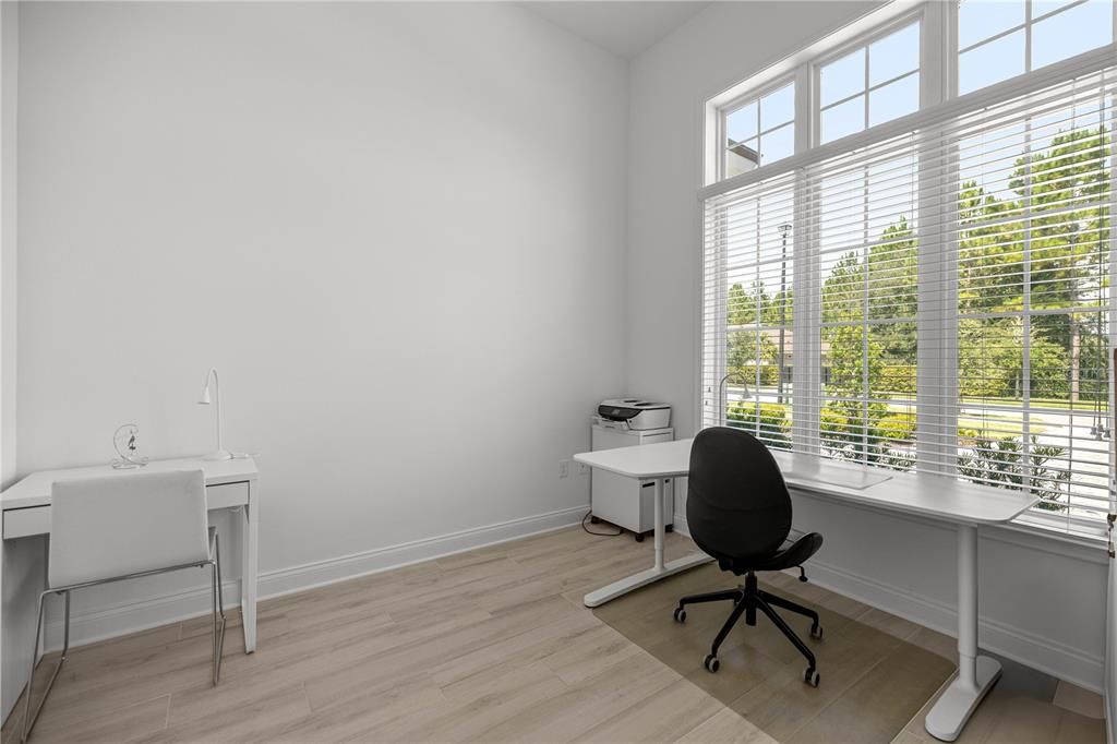 合同活跃: $845,000 (4 贝兹, 3 浴室, 2515 平方英尺)