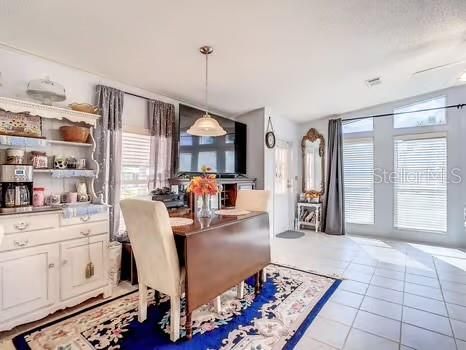 На продажу: $154,900 (2 спален, 2 ванн, 1002 Квадратных фут)