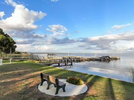 На продажу: $154,900 (2 спален, 2 ванн, 1002 Квадратных фут)