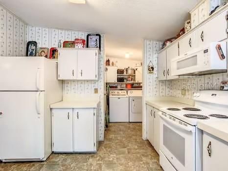 На продажу: $154,900 (2 спален, 2 ванн, 1002 Квадратных фут)